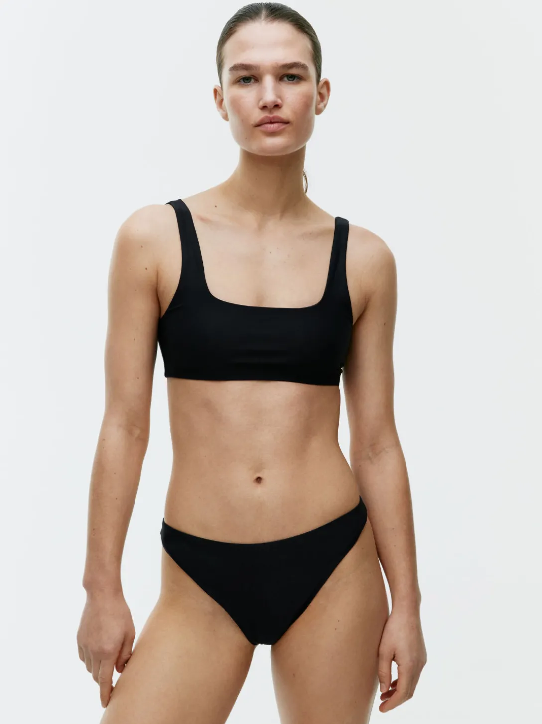 Bikinitrosa Med Medelhög Midja