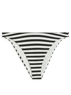 Bikinitrosa Med Medelhög Midja