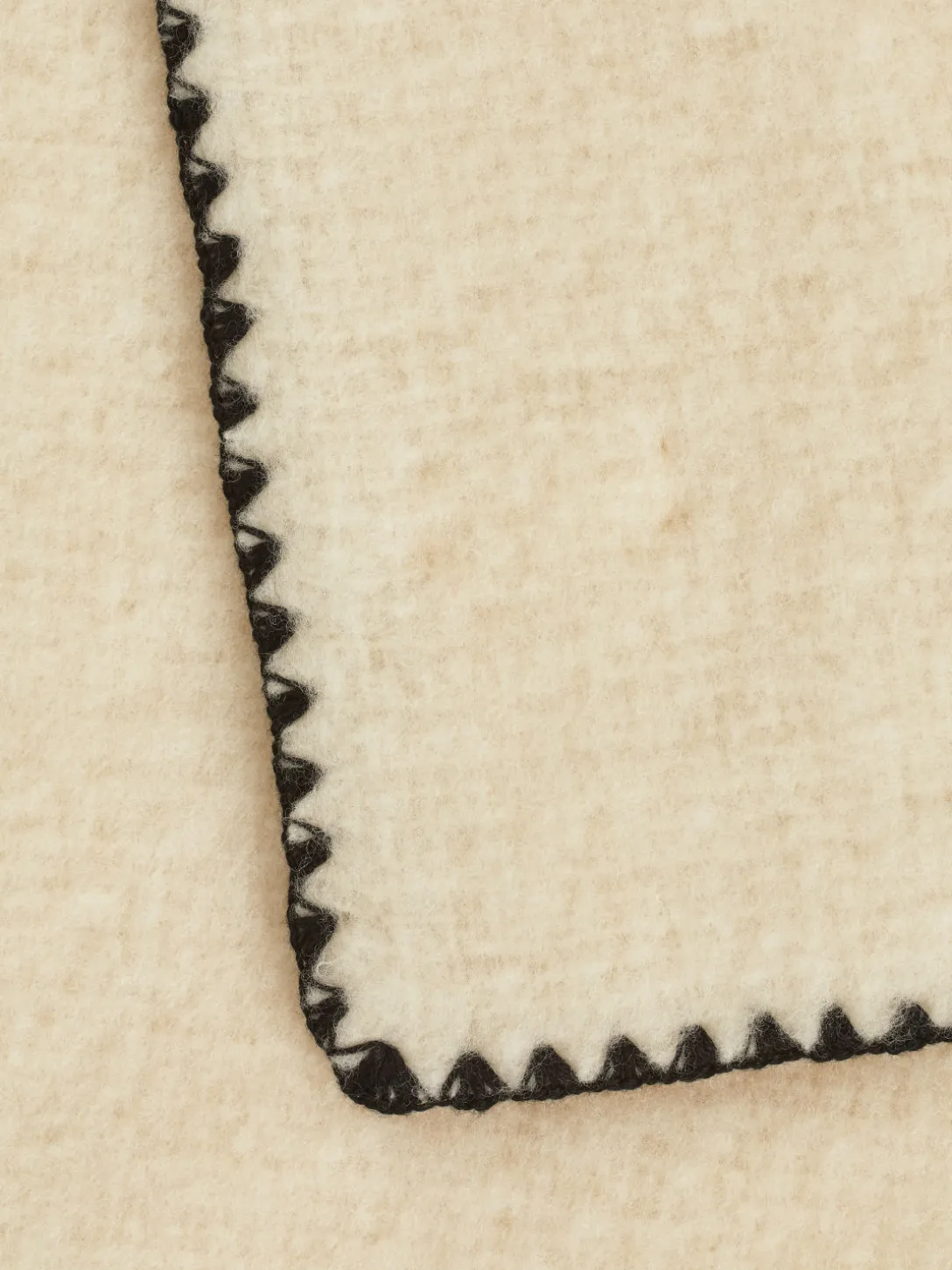 Halsduk Med Langettsöm