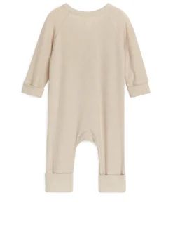 Ribbstickad Pyjamas För Nyfödd