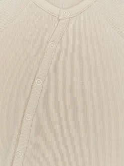 Ribbstickad Pyjamas För Nyfödd