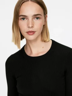 Ribbstickad Topp I Merinoull