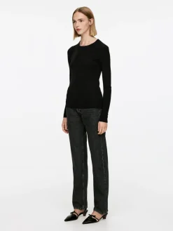 Ribbstickad Topp I Merinoull