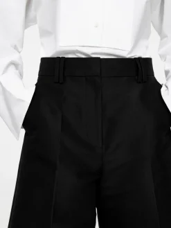 Skulpturala Shorts