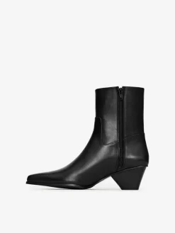 Spetsiga Läderboots