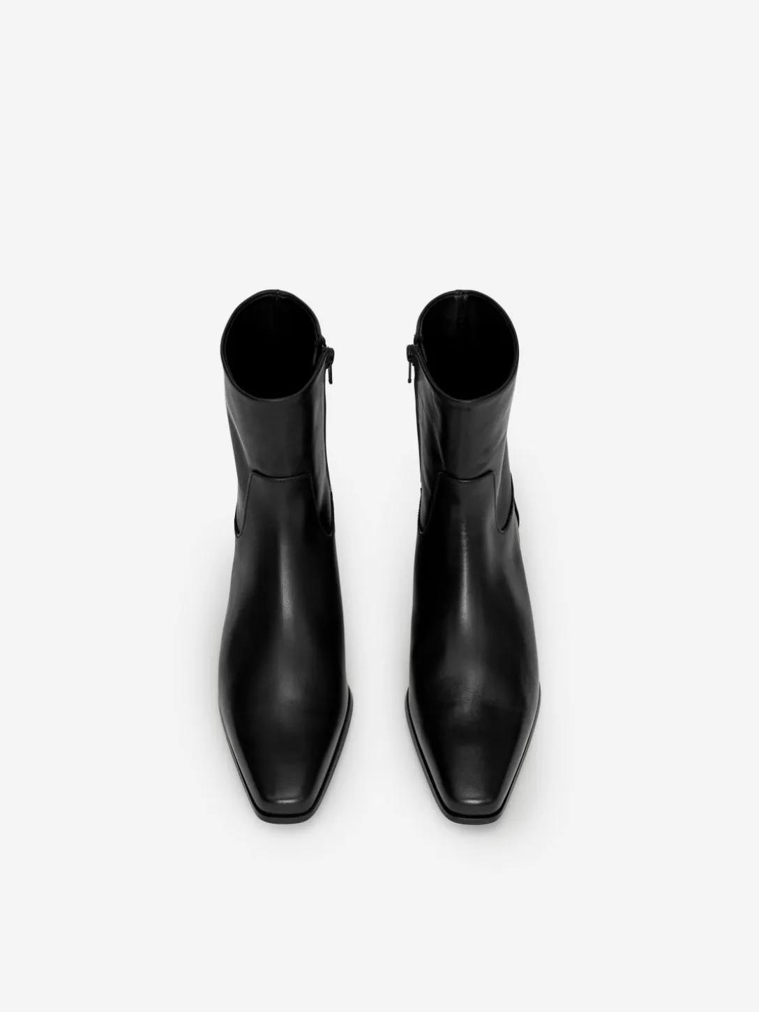 Spetsiga Läderboots