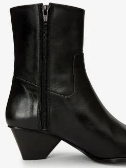 Spetsiga Läderboots